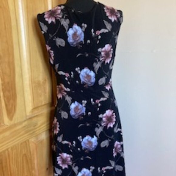 Short Flowery eclipse dress - Picture 2 of 4
